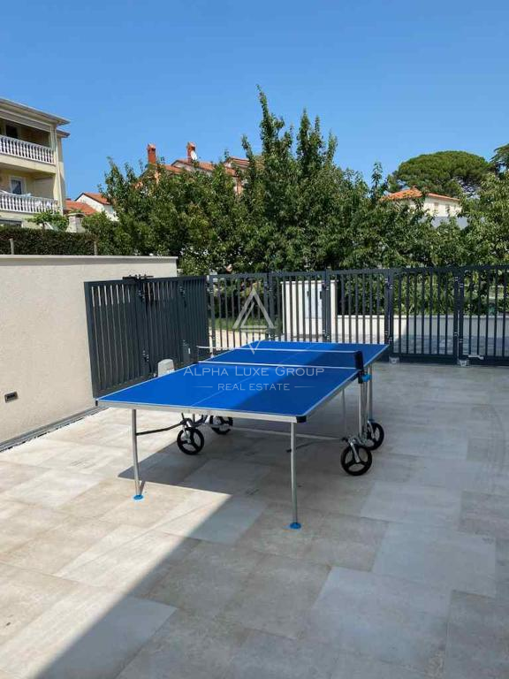 Umag, Istra: Moderna hiša z bazenom in pogledom na morje