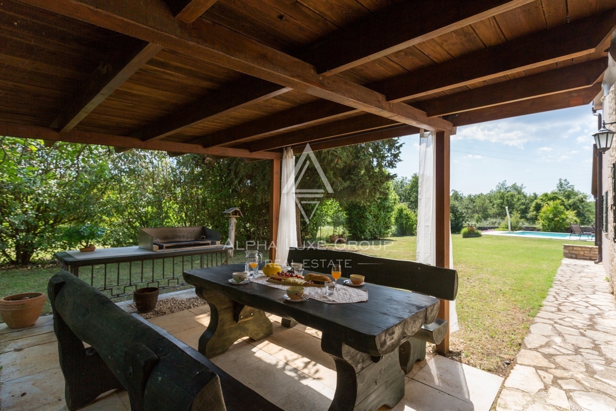 Istra, Poreč, Prenovljena vila z bazenom in vrtom