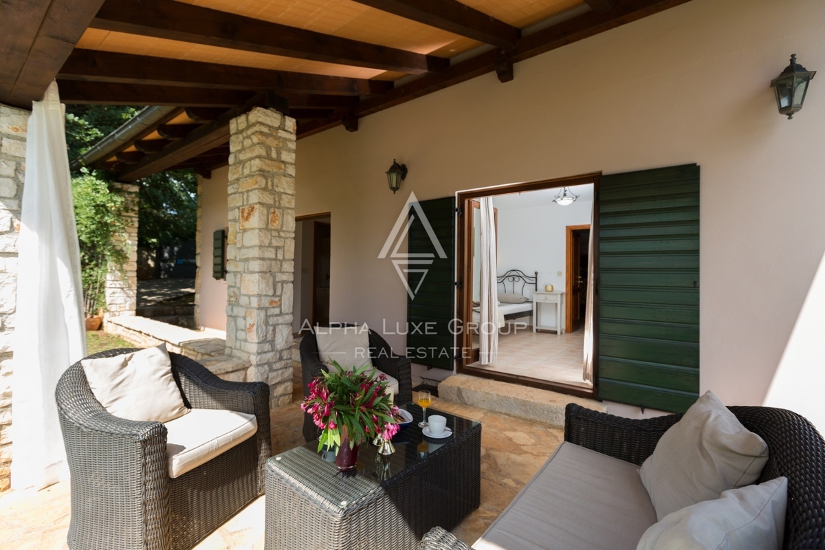 Istra, Poreč, Prenovljena vila z bazenom in vrtom