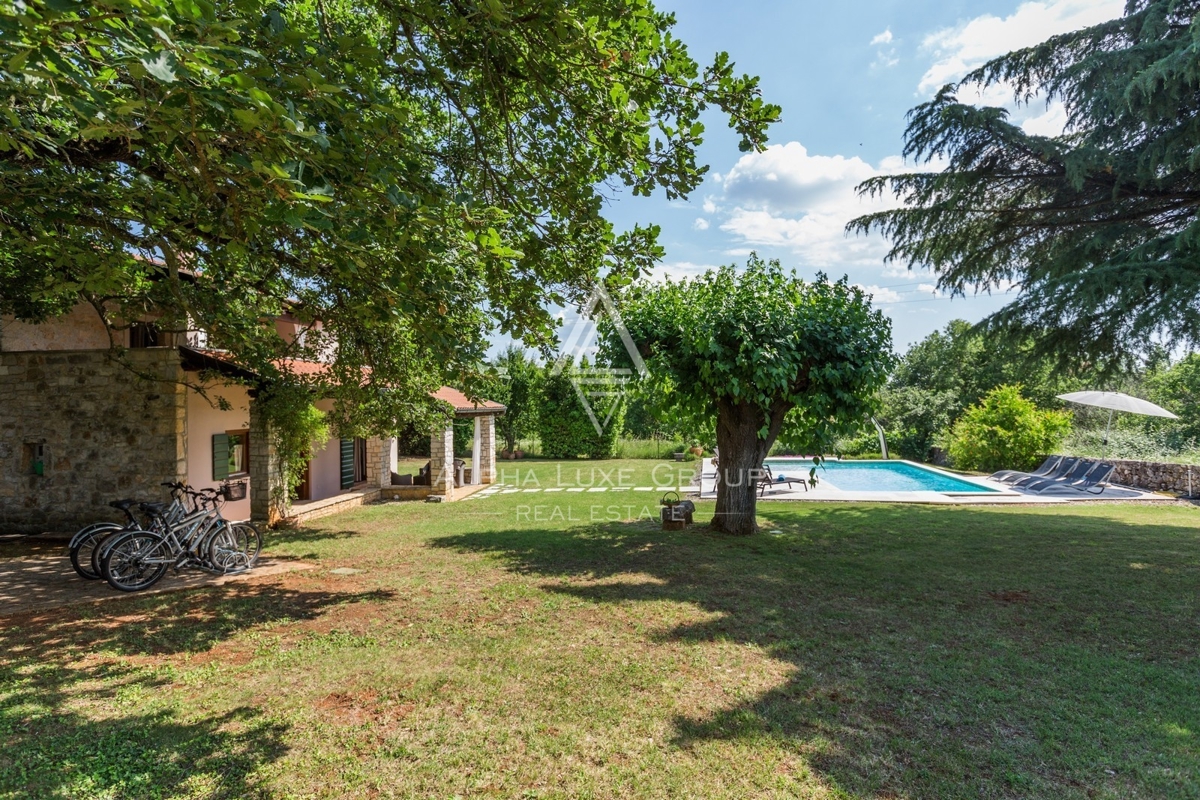 Istra, Poreč, Prenovljena vila z bazenom in vrtom
