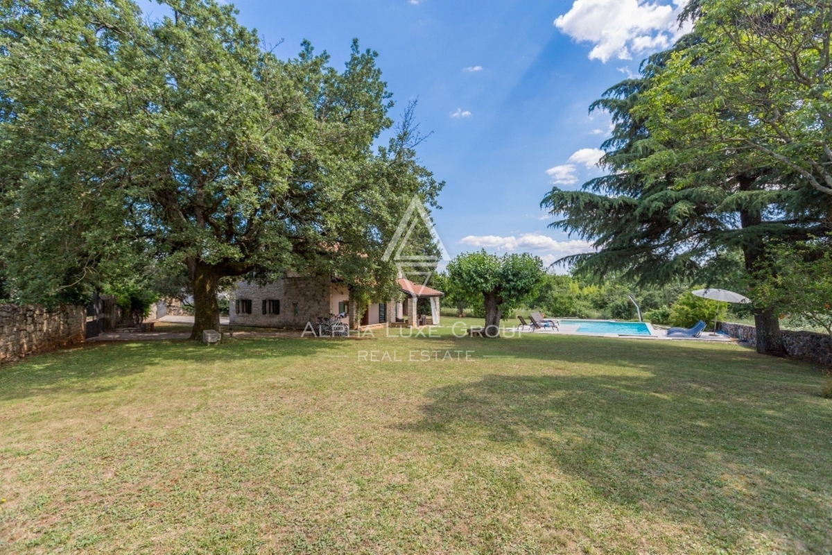 Istra, Poreč, Prenovljena vila z bazenom in vrtom
