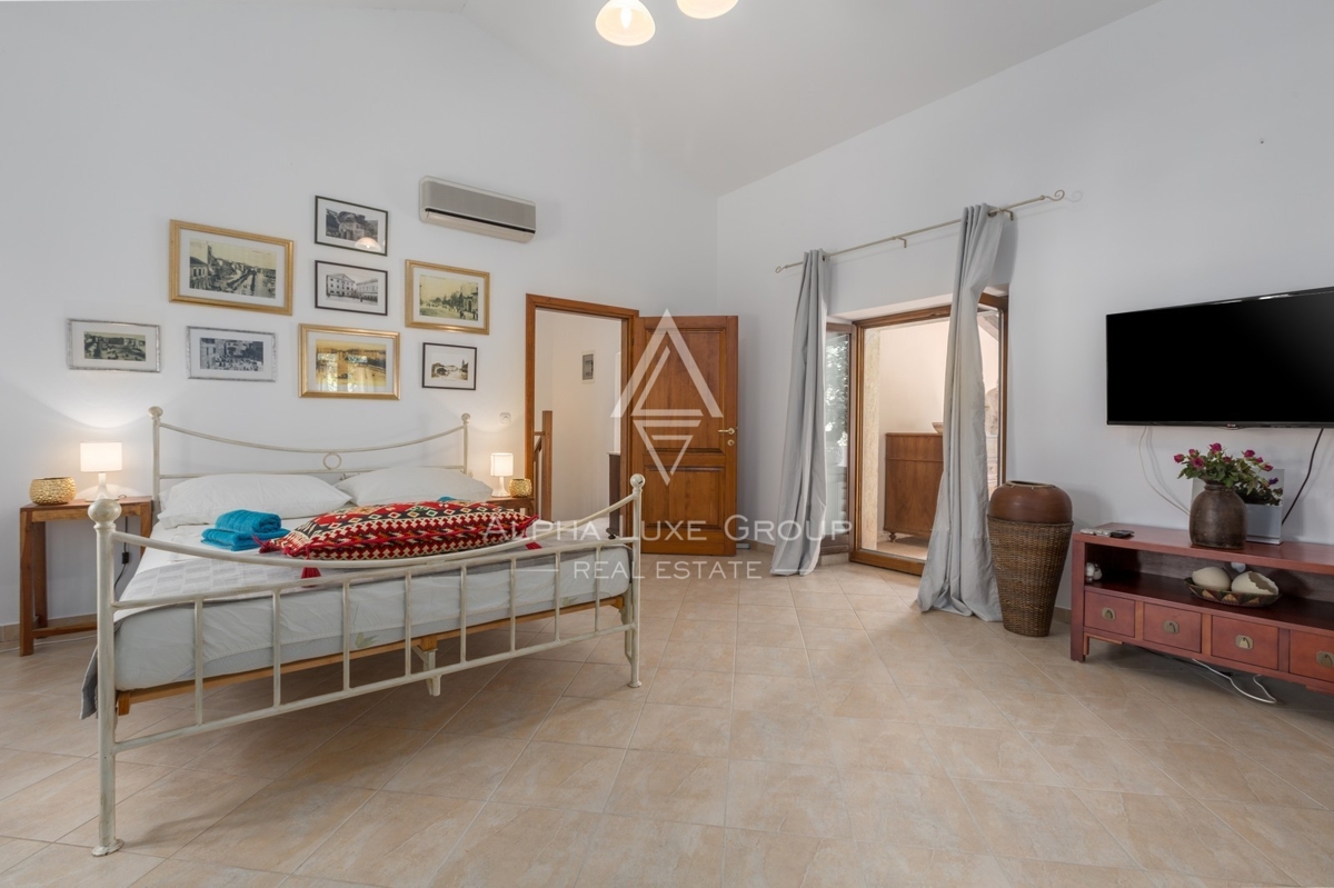 Istra, Poreč, Prenovljena vila z bazenom in vrtom