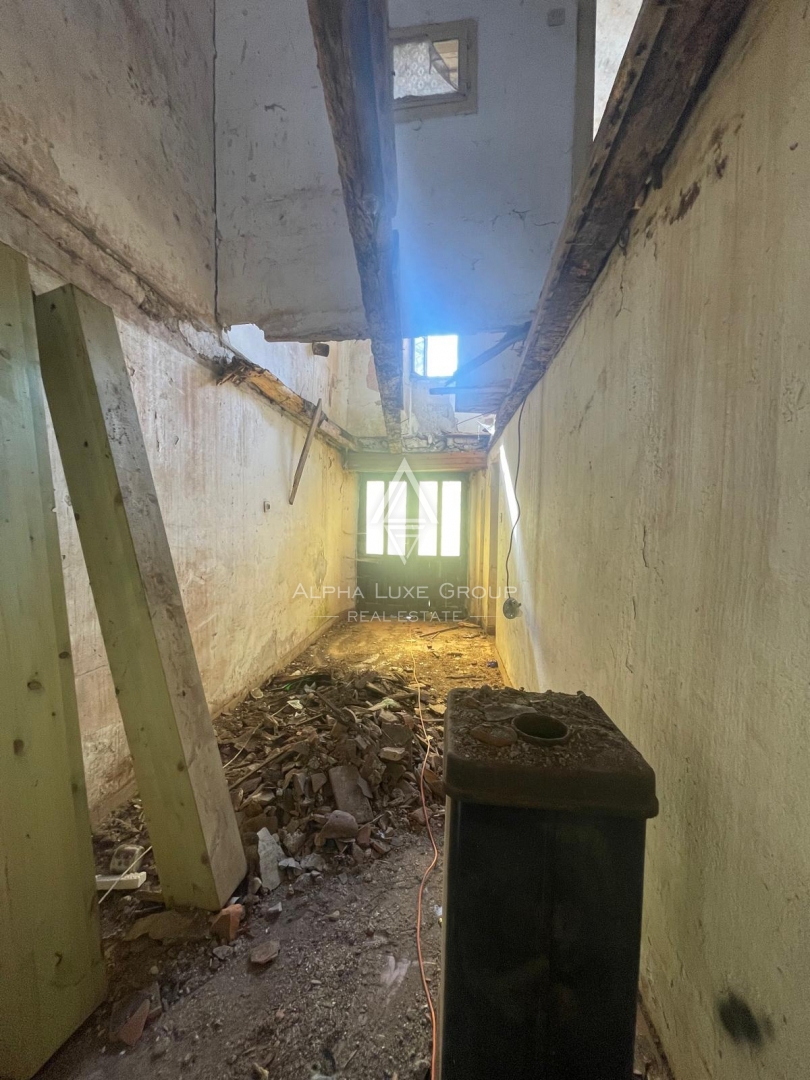 Nedešćina, Istra – Prenovljena hiša s tremi etažami