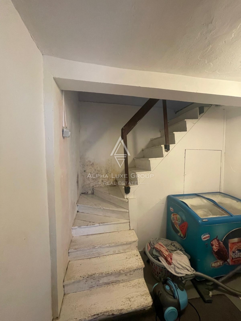 Nedešćina, Istra – Prenovljena hiša s tremi etažami