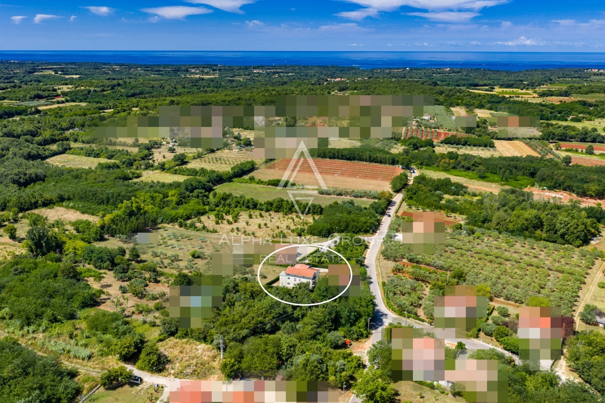 Umag, Istra: Prostorna hiša s 4 stanovanji, 3 nadst.