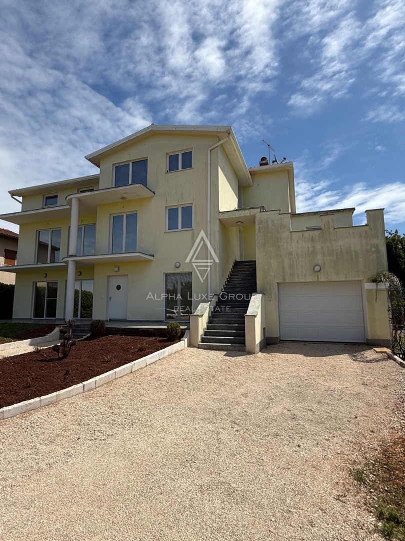 Hiša Umag, 380m2