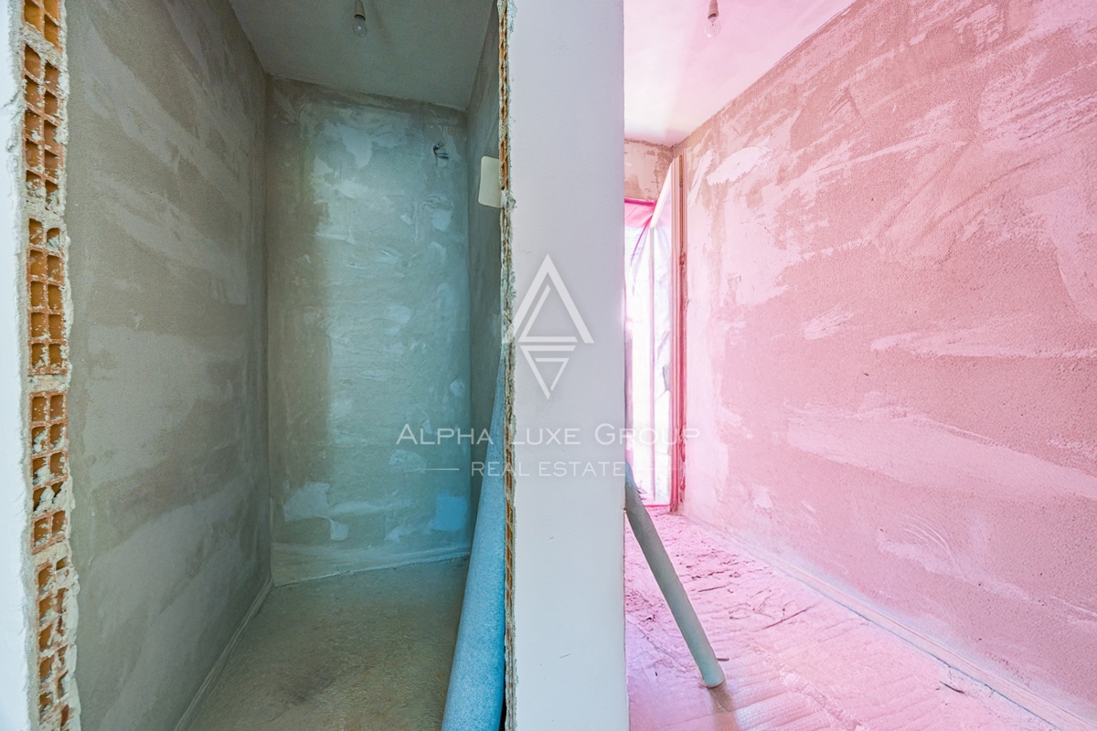 Umag, Istra: Prostorna hiša s 4 stanovanji, 3 nadst.