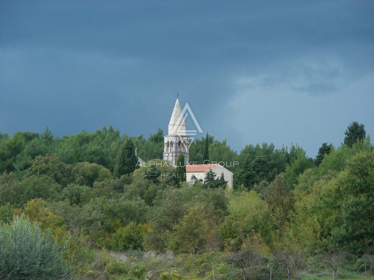 Istra, Poreč – Prenovljena kamnita vrstna hiša z bazenom na prodaj