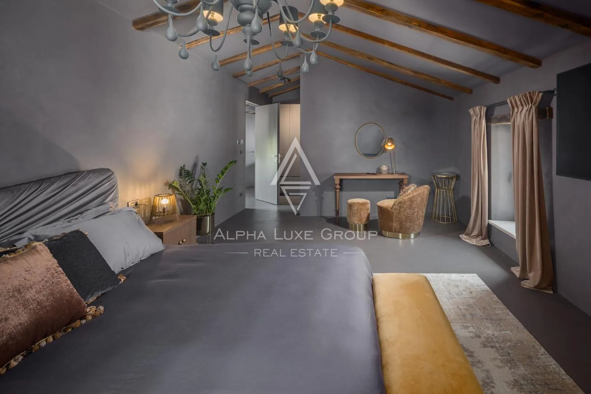 Istra, Poreč: Moderna kamnita hiša blizu obale