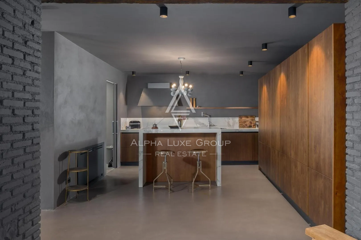 Istra, Poreč: Moderna kamnita hiša blizu obale