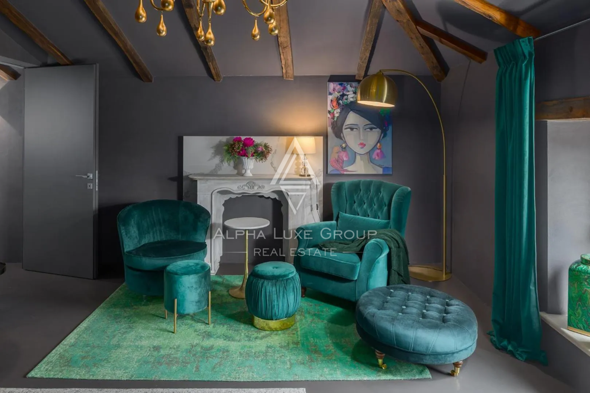 Istra, Poreč: Moderna kamnita hiša blizu obale