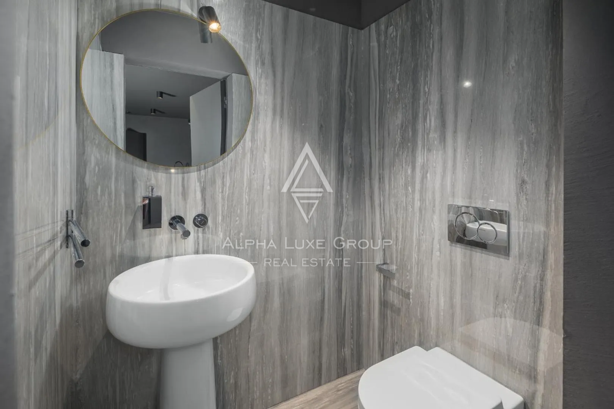 Istra, Poreč: Moderna kamnita hiša blizu obale