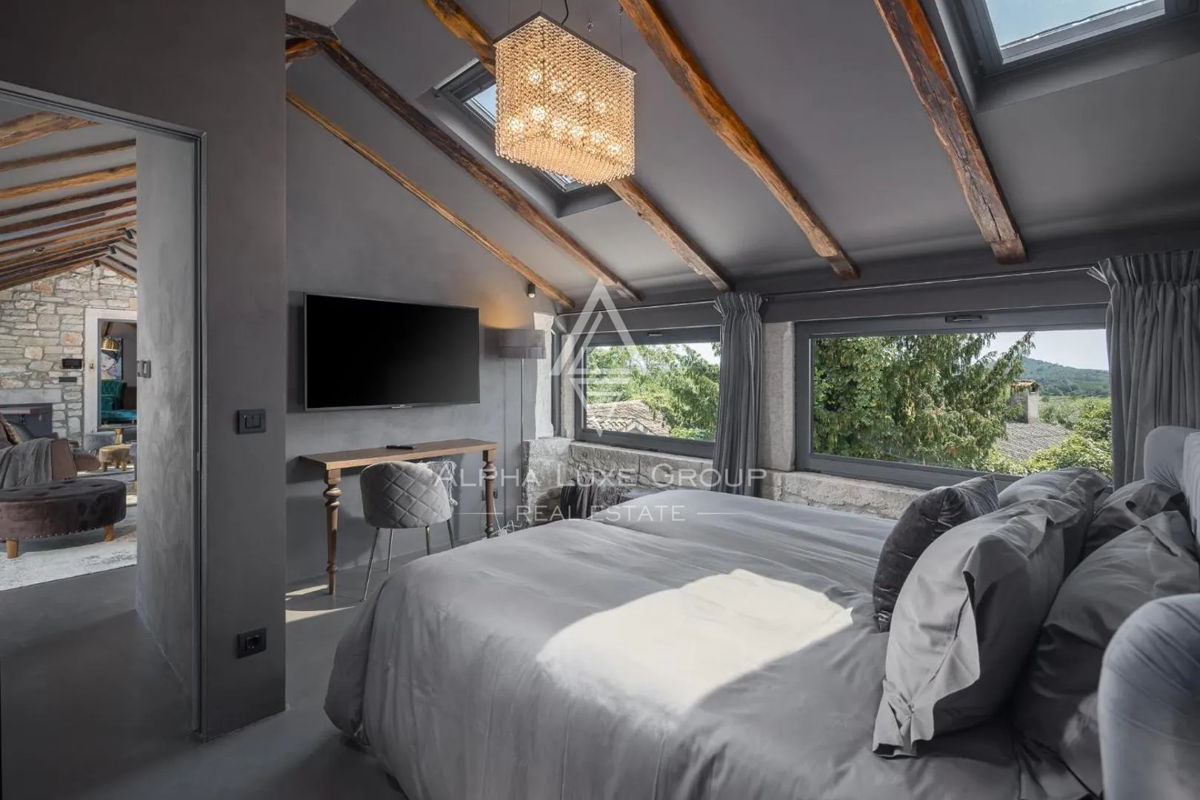 Istra, Poreč: Moderna kamnita hiša blizu obale