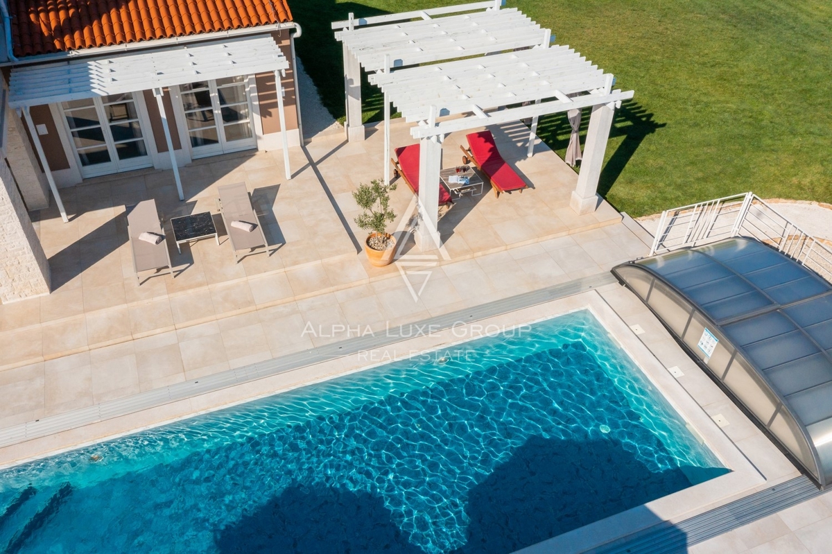 Istra, Svetvinčenat: Elegantna vila z bazenom in spa