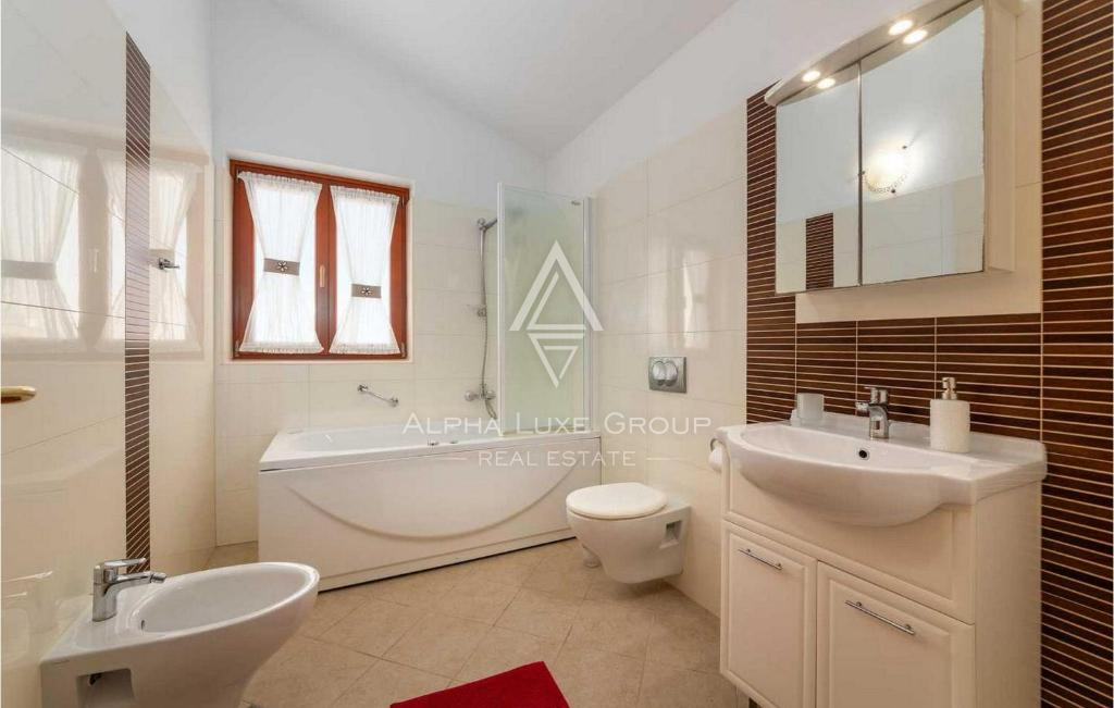 Istra, Tinjan: Podeželska hiša z zasebnim bazenom