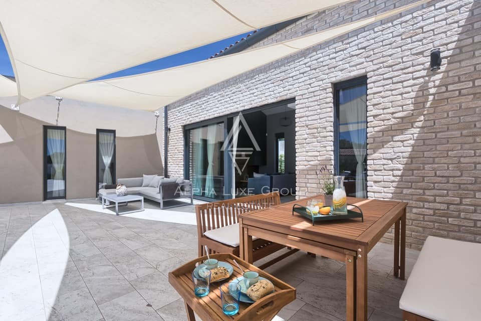 Istra, Vodnjan: Elegantna vila z ogrevanim bazenom