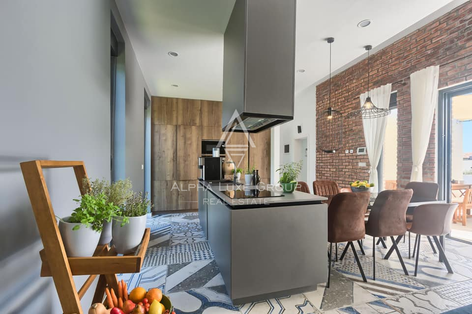 Istra, Vodnjan: Elegantna vila z ogrevanim bazenom