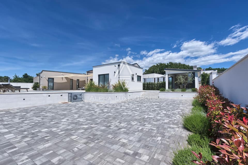 Istra, Vodnjan: Elegantna vila z ogrevanim bazenom