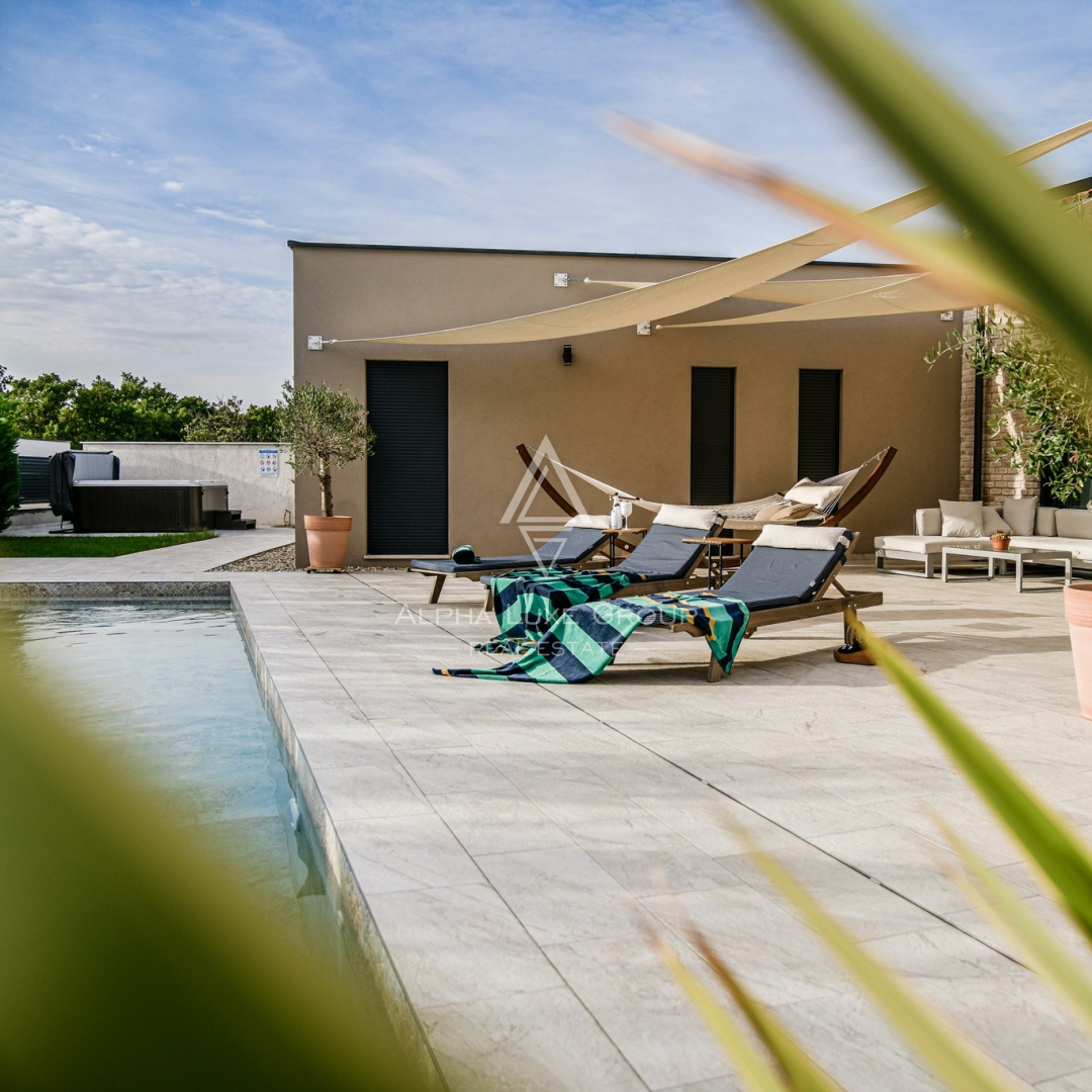 Istra, Vodnjan: Elegantna vila z ogrevanim bazenom