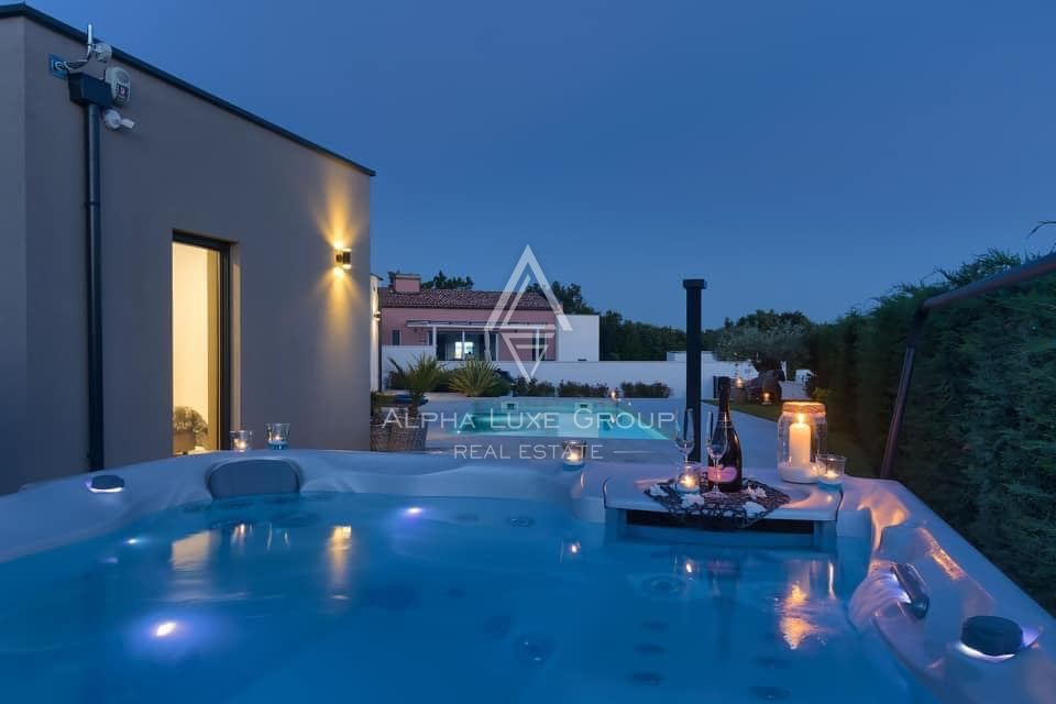 Istra, Vodnjan: Elegantna vila z ogrevanim bazenom
