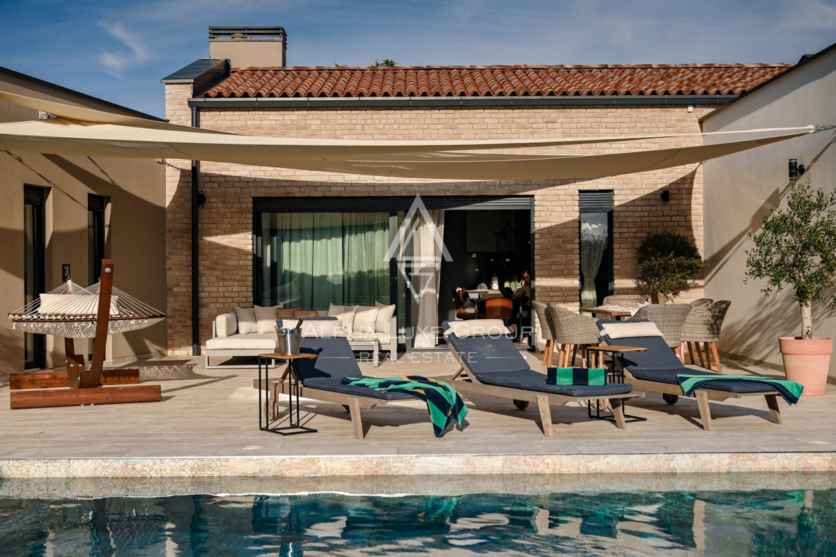 Istra, Vodnjan: Elegantna vila z ogrevanim bazenom