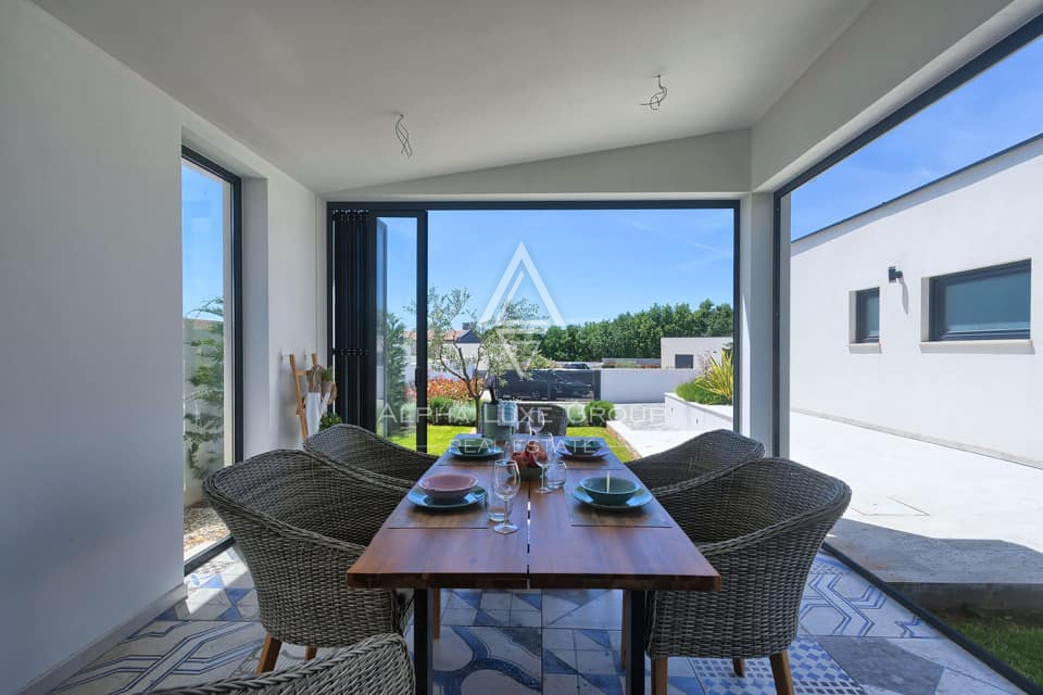 Istra, Vodnjan: Elegantna vila z ogrevanim bazenom