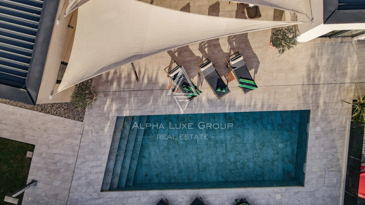 Istra, Vodnjan: Elegantna vila z ogrevanim bazenom