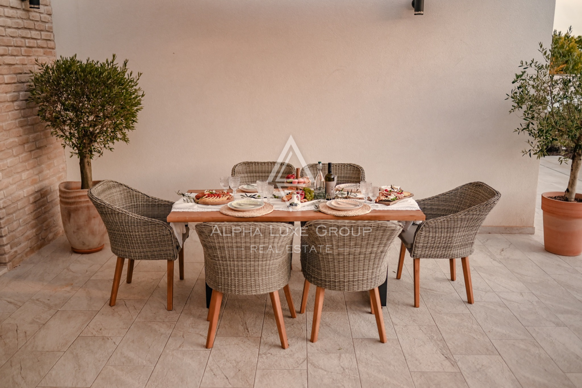 Istra, Vodnjan: Elegantna vila z ogrevanim bazenom