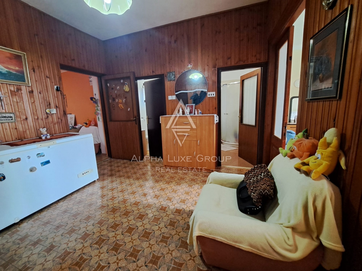 Istra, Buje – stanovanjsko-poslovna hiša z restavracijo