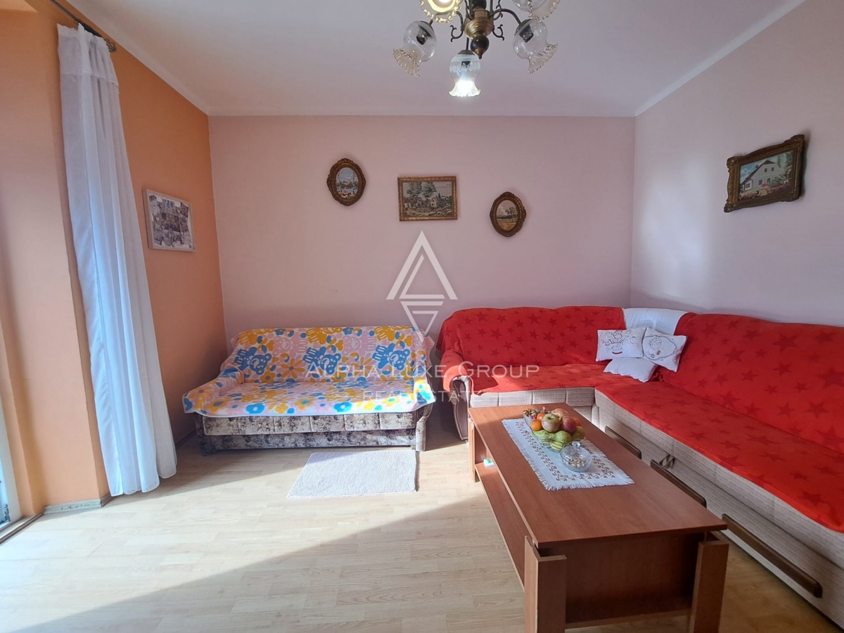 Istra, Buje – stanovanjsko-poslovna hiša z restavracijo