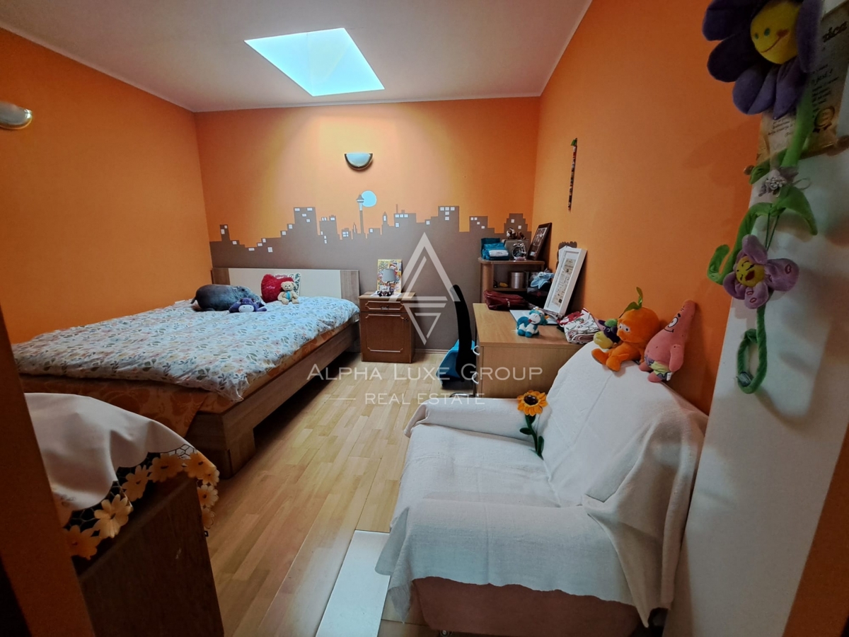 Istra, Buje – stanovanjsko-poslovna hiša z restavracijo