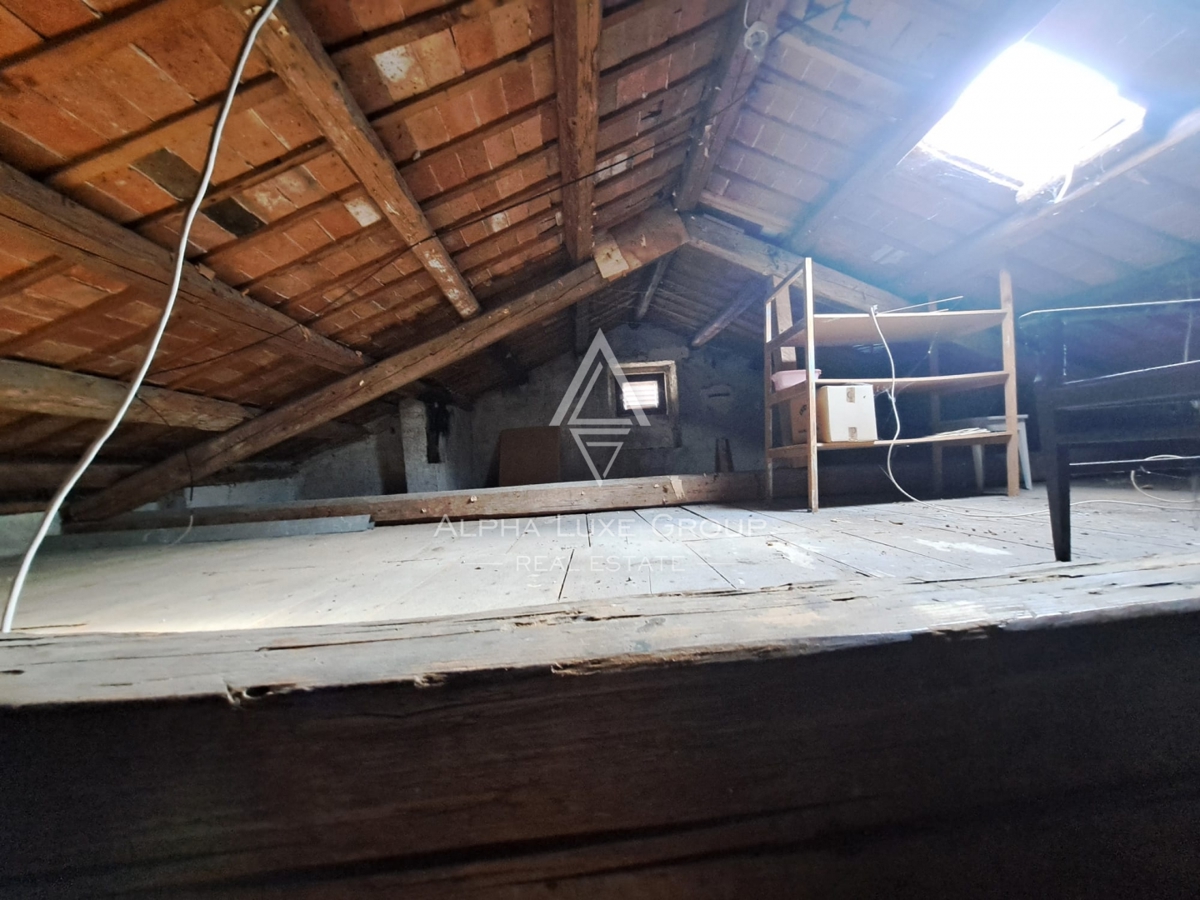 Istra, Buje – stanovanjsko-poslovna hiša z restavracijo