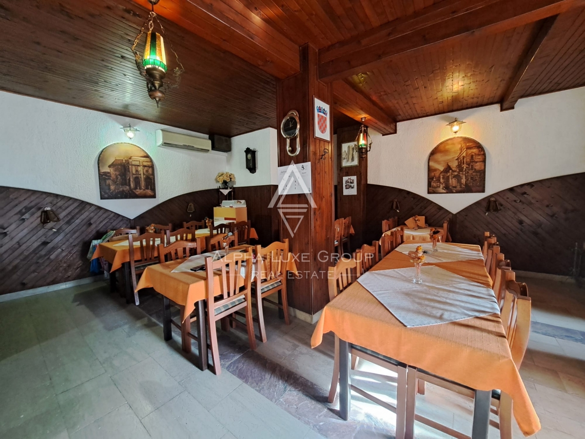 Istra, Buje – stanovanjsko-poslovna hiša z restavracijo