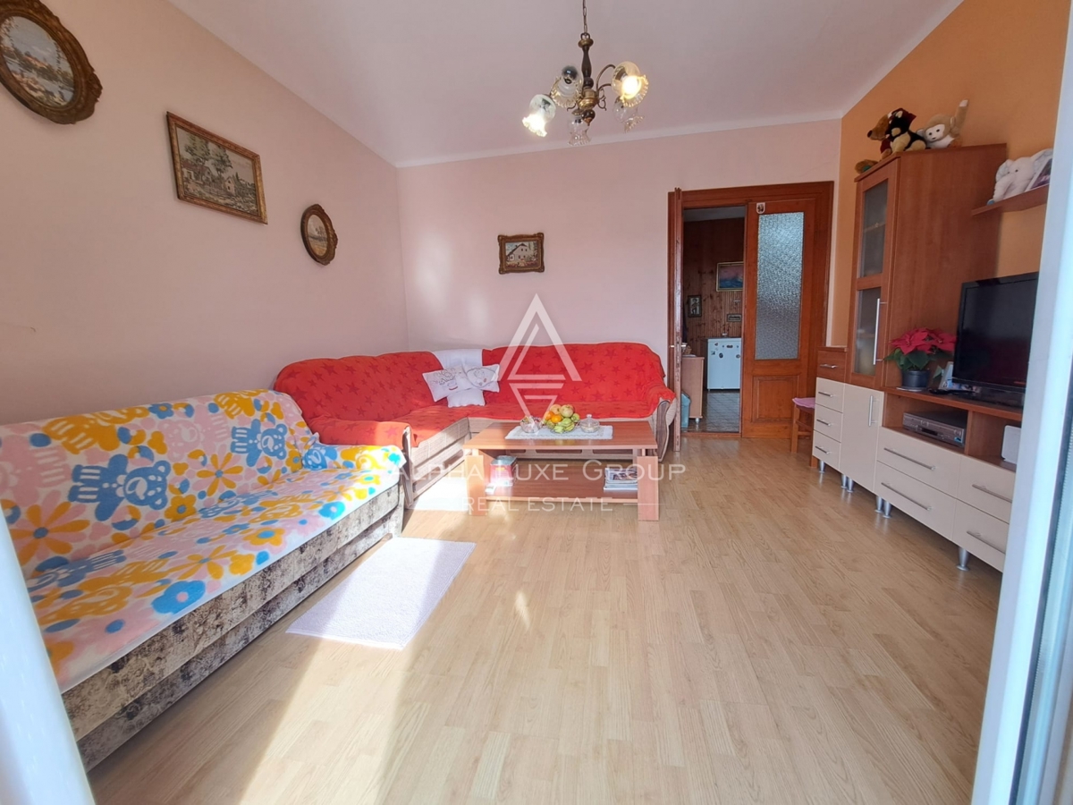 Istra, Buje – stanovanjsko-poslovna hiša z restavracijo