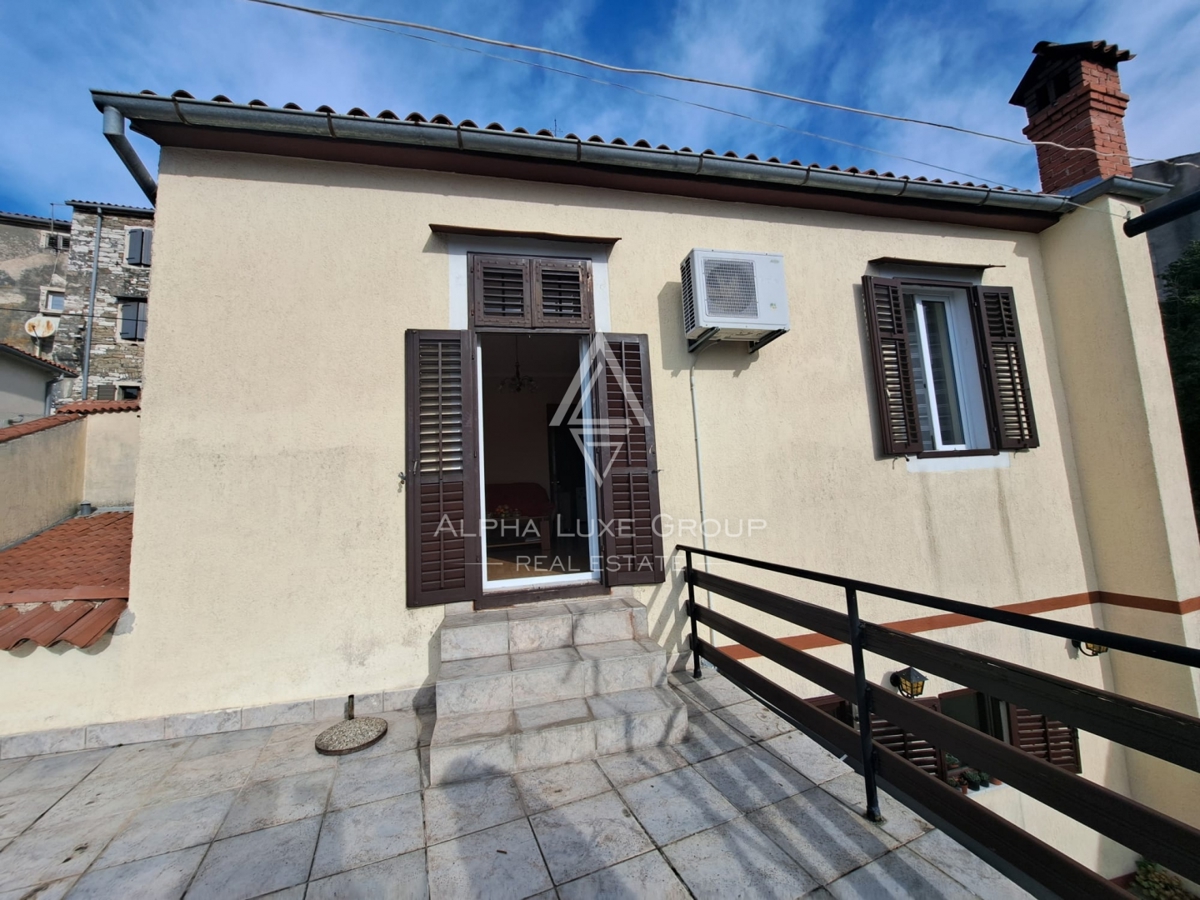 Istra, Buje – stanovanjsko-poslovna hiša z restavracijo