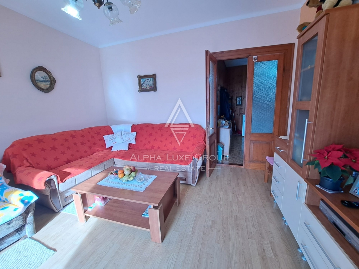 Istra, Buje – stanovanjsko-poslovna hiša z restavracijo