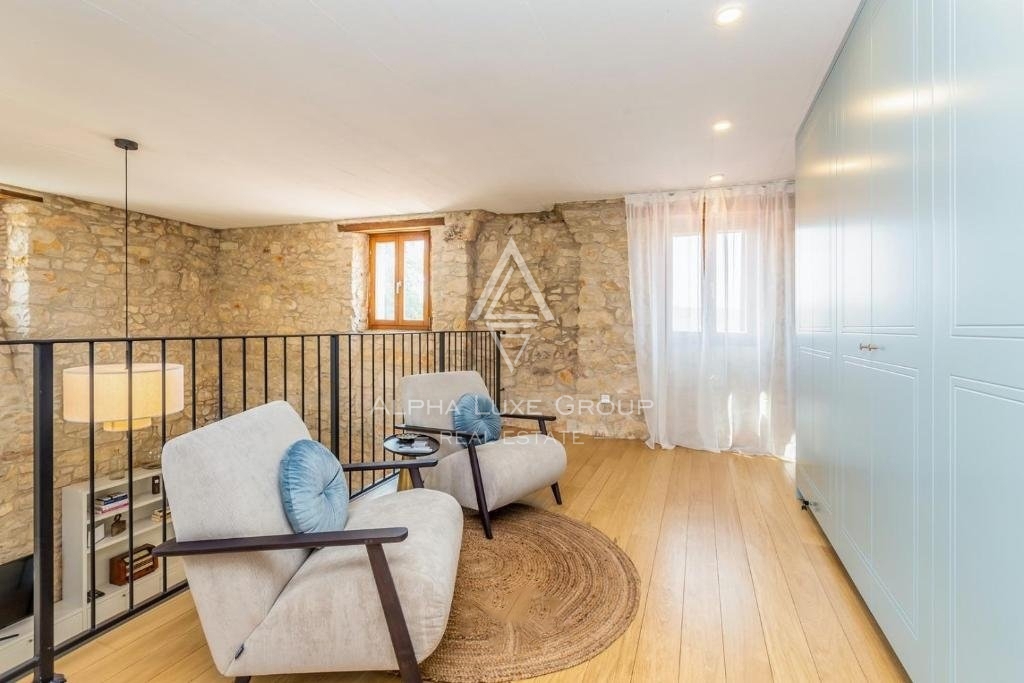 Istra, Brtonigla – Edinstvena kamnita vila z bazenom na prodaj