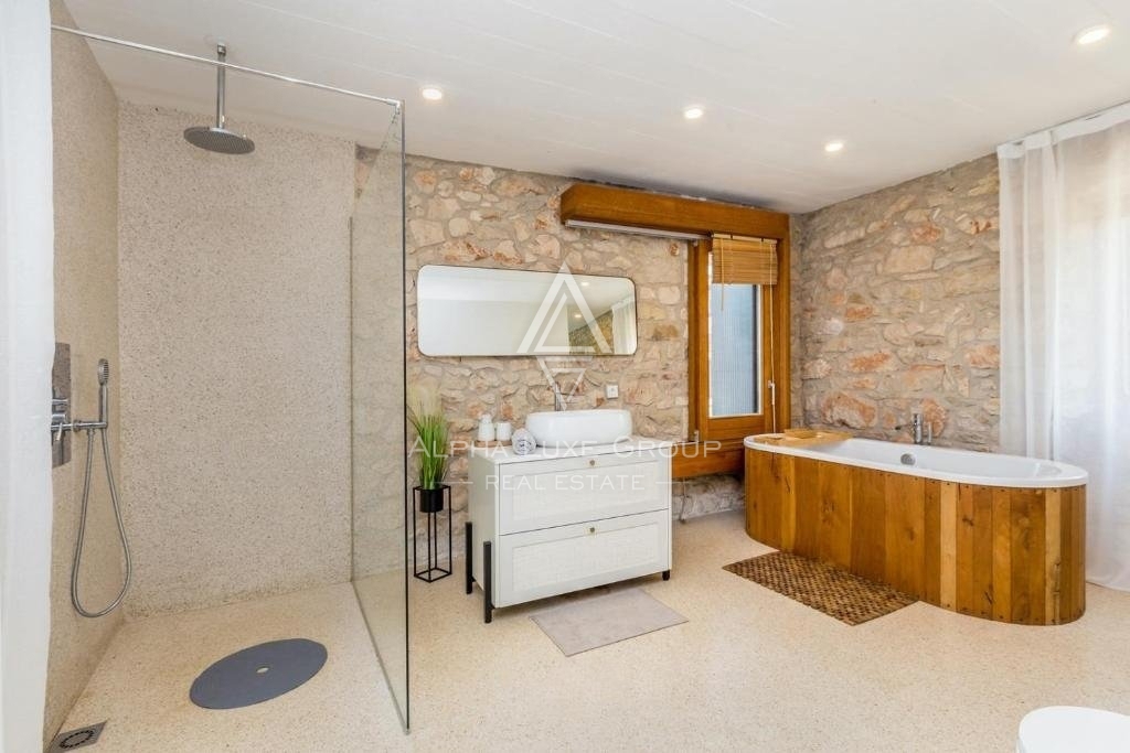 Istra, Brtonigla – Edinstvena kamnita vila z bazenom na prodaj