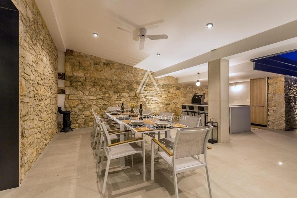 Istra, Brtonigla – Edinstvena kamnita vila z bazenom na prodaj