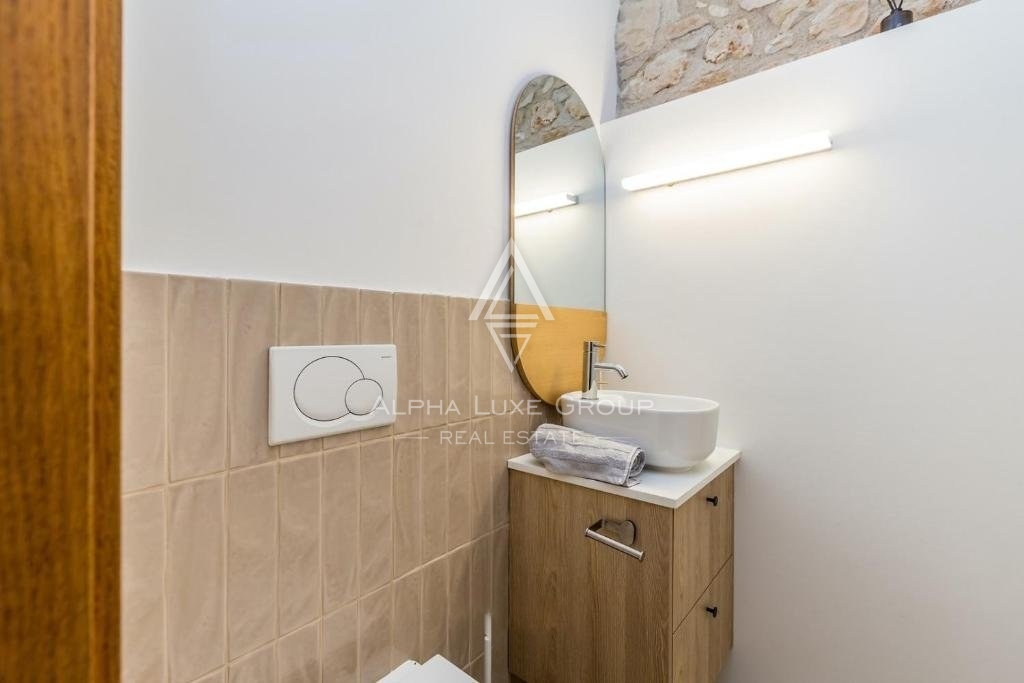 Istra, Brtonigla – Edinstvena kamnita vila z bazenom na prodaj