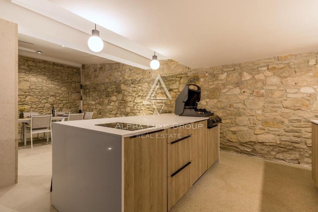 Istra, Brtonigla – Edinstvena kamnita vila z bazenom na prodaj