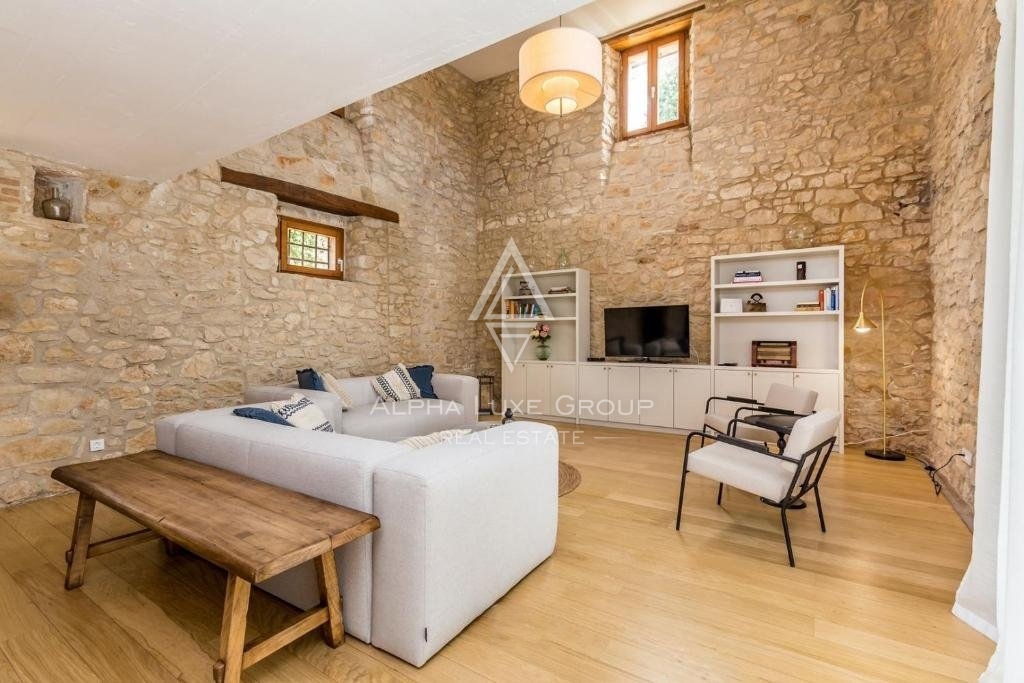 Istra, Brtonigla – Edinstvena kamnita vila z bazenom na prodaj