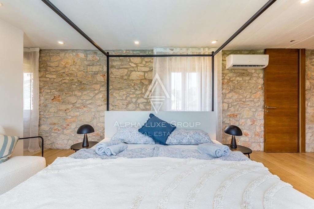 Istra, Brtonigla – Edinstvena kamnita vila z bazenom na prodaj