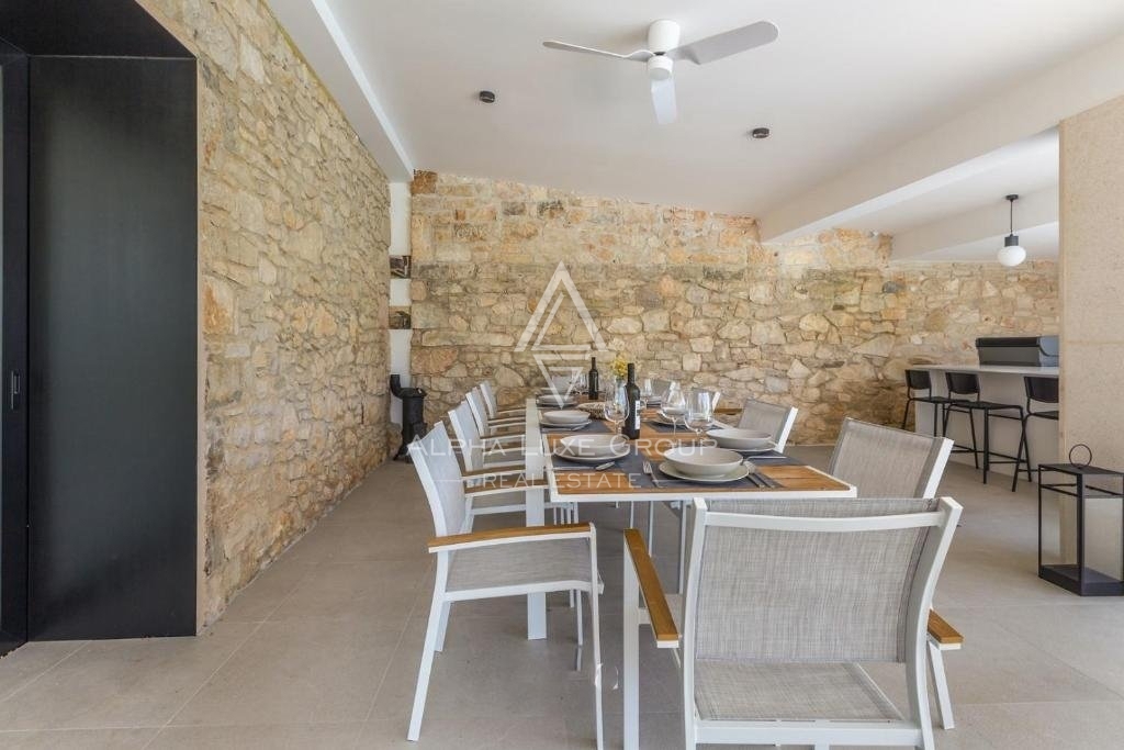 Istra, Brtonigla – Edinstvena kamnita vila z bazenom na prodaj