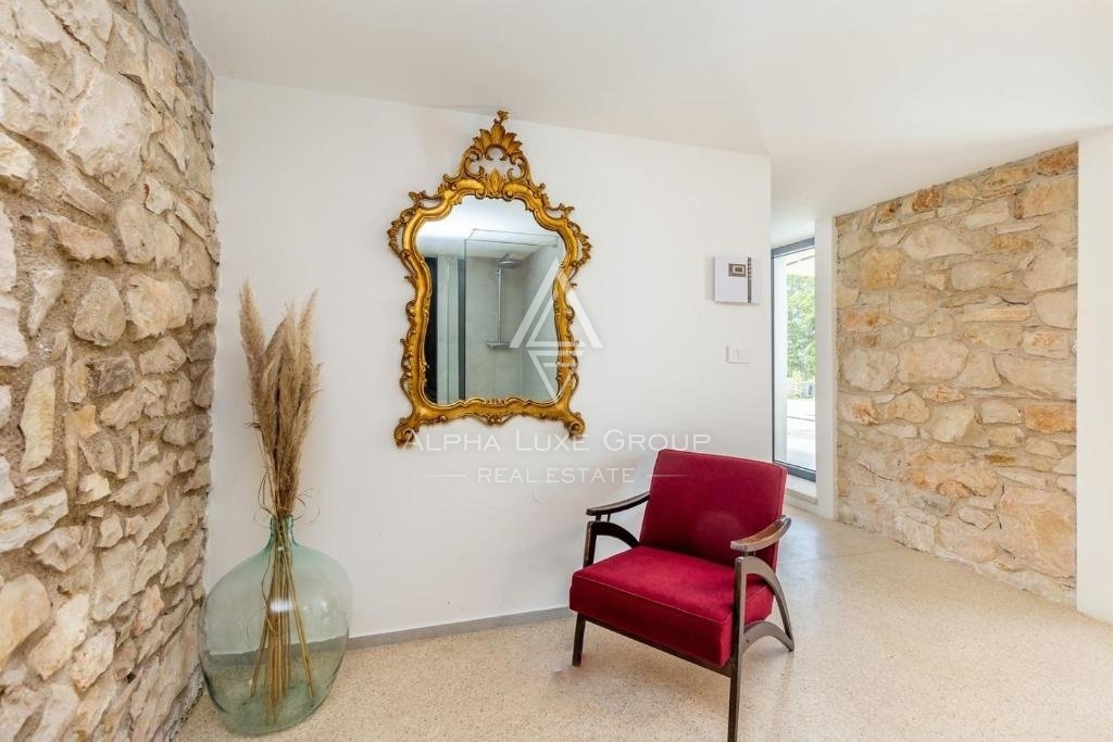 Istra, Brtonigla – Edinstvena kamnita vila z bazenom na prodaj