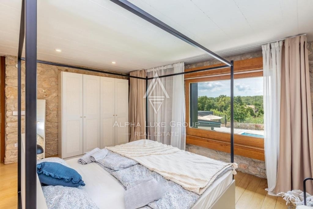 Istra, Brtonigla – Edinstvena kamnita vila z bazenom na prodaj