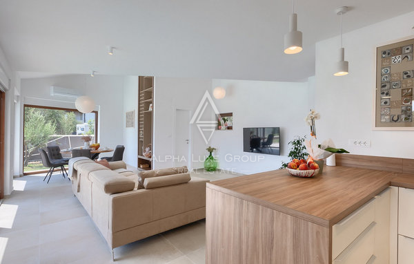 Istra, Krnica: Sodobna vila s pogledom na morje