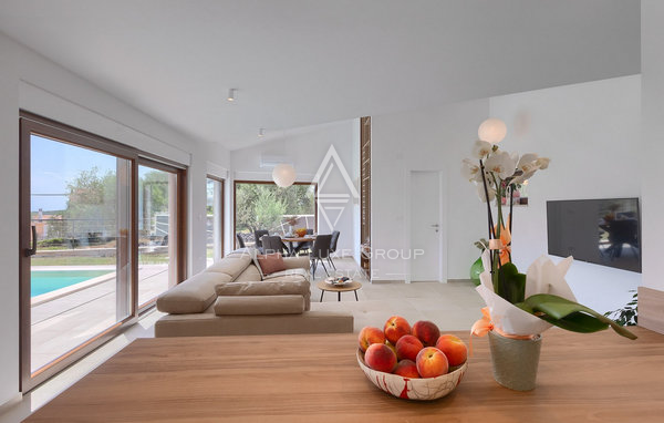 Istra, Krnica: Sodobna vila s pogledom na morje