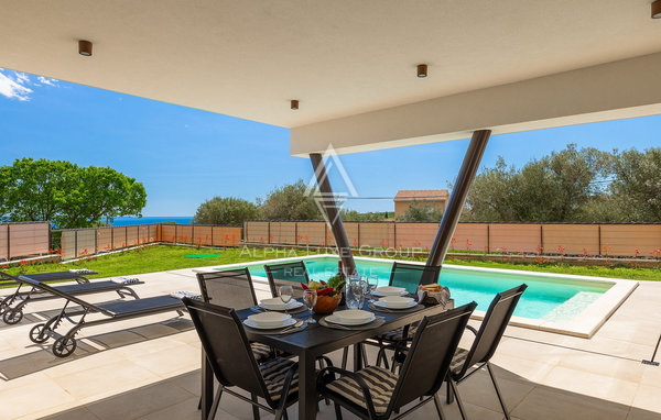 Istra, Krnica: Sodobna vila s pogledom na morje