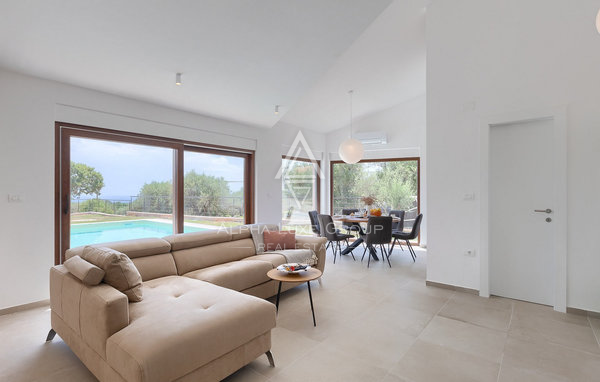 Istra, Krnica: Sodobna vila s pogledom na morje